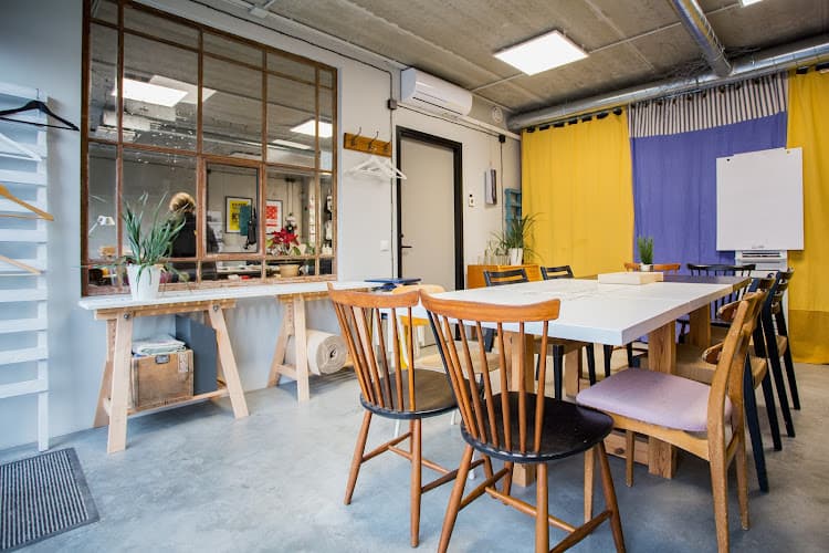 Kolme Karu Kaubamaja / Vaas&Vaas - Pärnu