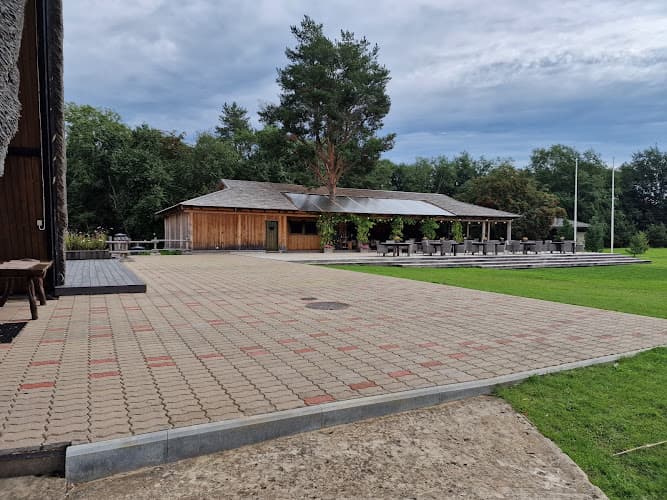 Lammasmäe Holiday Center - Linnuse küla