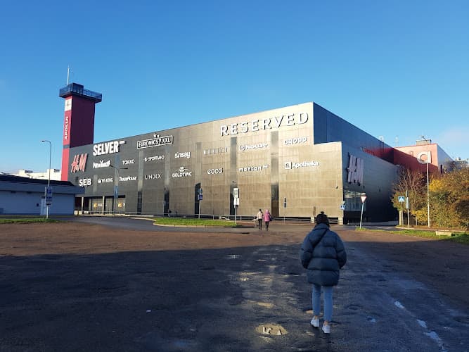 Kangelaste Ärimaja - Narva