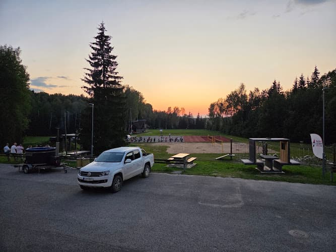 Holstre-Polli Holiday Centre - Viisuküla